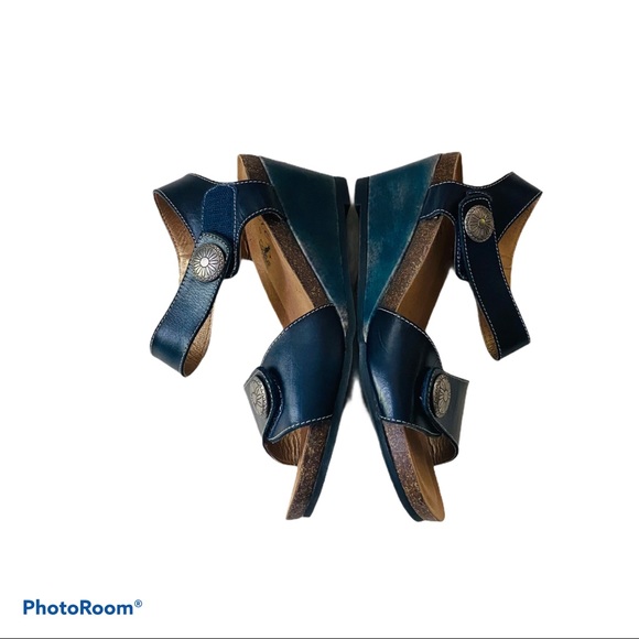 Elite by Corkys Navy  Back Door Wedge Sandal - Picture 6 of 7